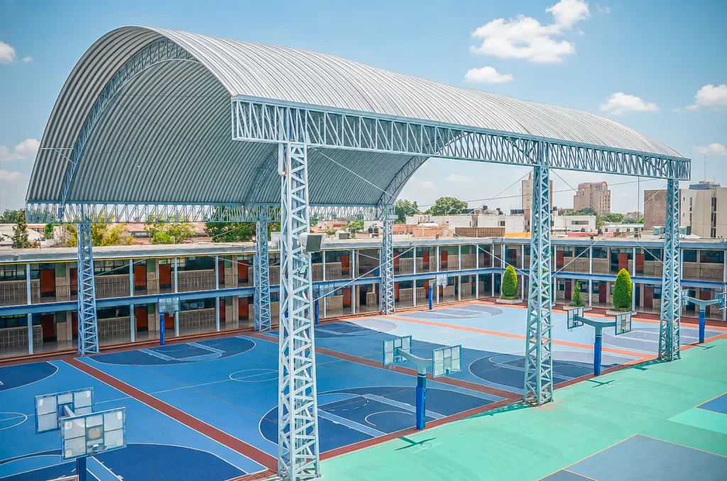 Canchas techadas desde otro ángulo